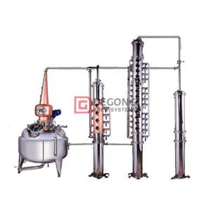 La colonne d'équipement de distillation de gin de cuivre rouge 800L a encore personnalisé l'usine de fabrication de bière