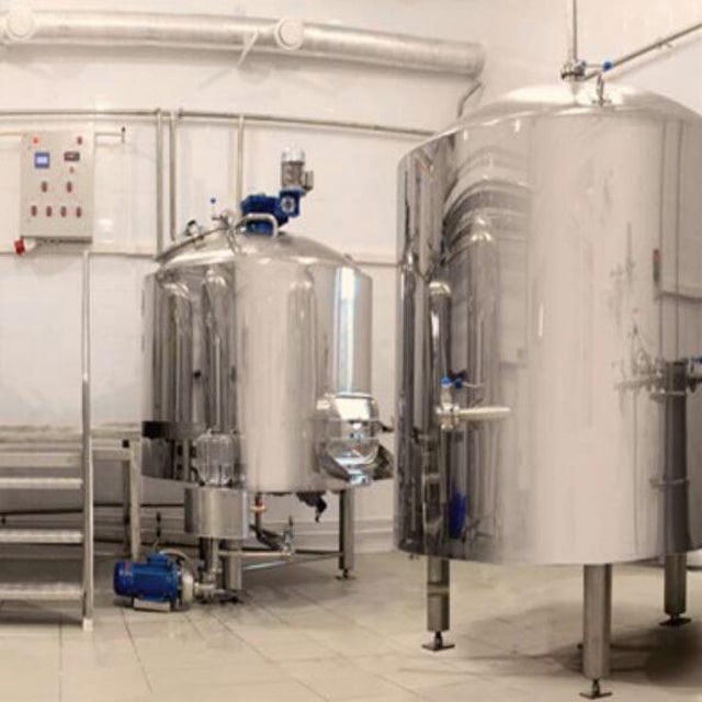 Équipement de brasserie industrielle Fabricant professionnel d'équipement de brassage de bière en acier inoxydable Ligne de production de bière 2000L